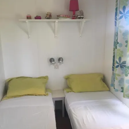 Holiday park Mobil Climatise, Bord De Macinaggio (Corsica)